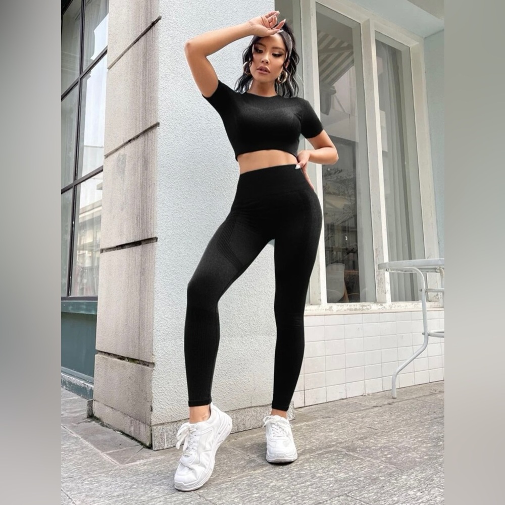 Black workout set